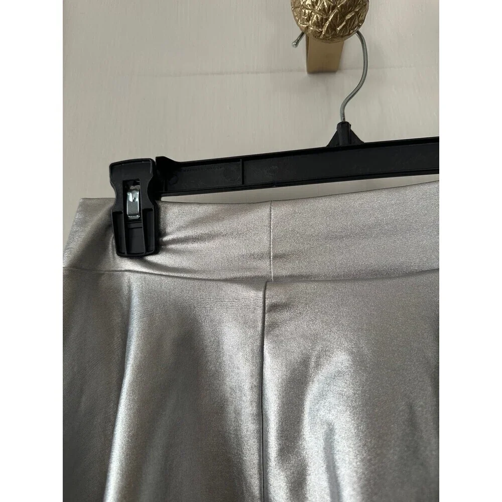 Adult women’s size medium Silver skirt